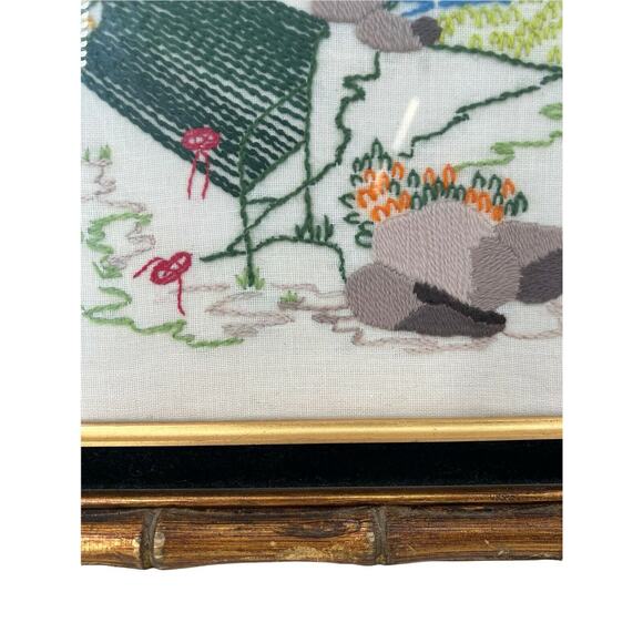 Vintage Crewel Needlepoint Gramercy Park Spinnerin Faux Bamboo Frame Finished - Picture 3 of 11
